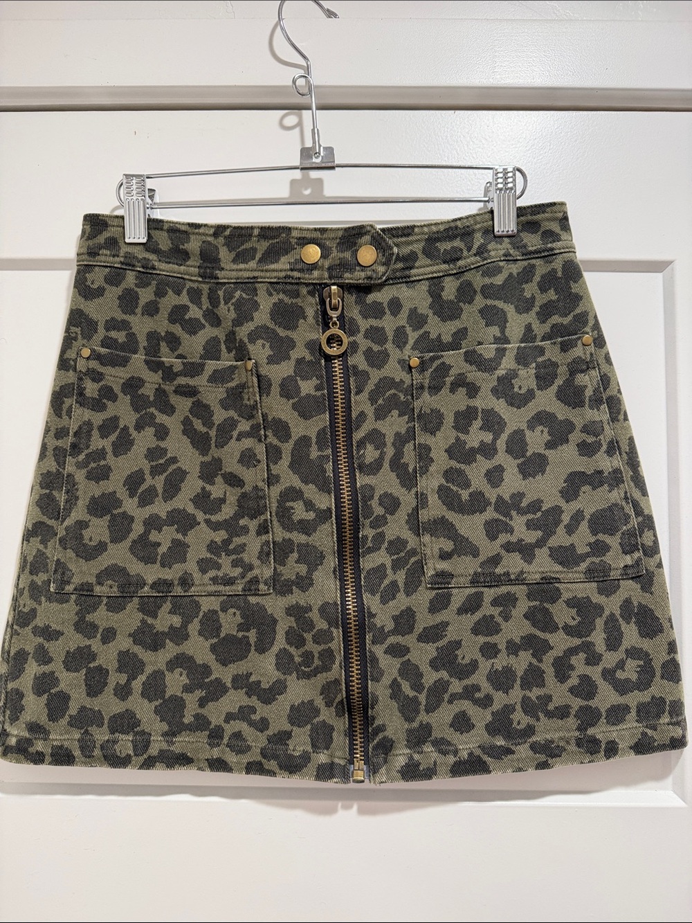 She + Sky Olive Leopard Front-Zip Mini Skirt